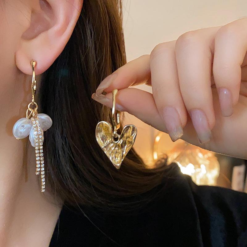 Asymmetric Baroque Imitation Pearl Heart Tassel Dangle Earrings for Woman New Design Fashion Jewelry Party Gifts