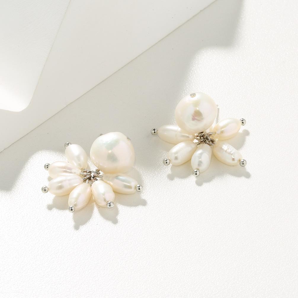 

Французские ретро романтические изысканные барочные серьги-гвоздики из натурального жемчуга нишевый элитный темперамент универсальные пригородные серьги