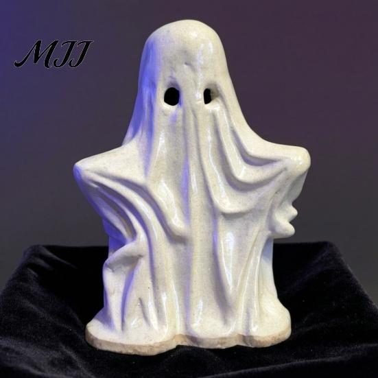 Halloween Ghost Decor Figurine, Spooky Cute Statue, Retro White Decorative Fireplace Accents Ornament for Home Tabletop Party Decorations Unique Gift