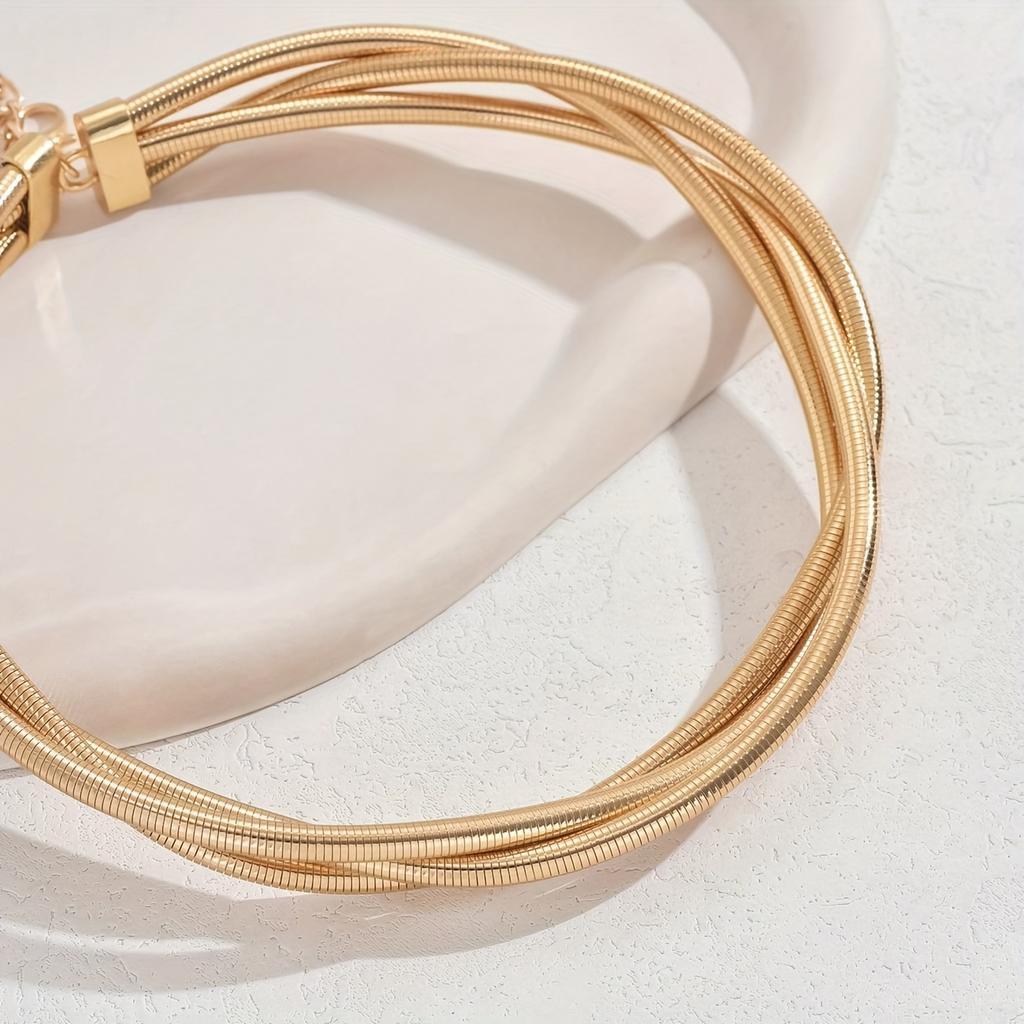 Colier european și american cu trei fire de înfășurare