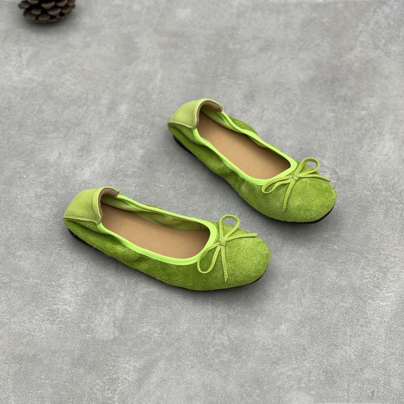 A New Style of Women's Shoes with A Flat Bottom and A Shallow Opening, Featuring Soft Soles and Elastic One-step Straps