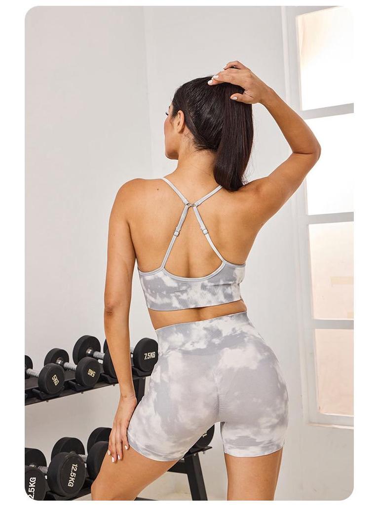 DARCSPORT Women's Seamless Wolf Print Fitness Set (Bra, Shorts, Pants)