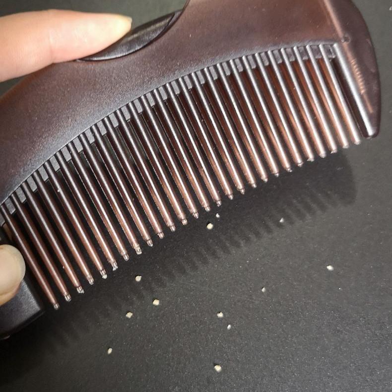 расческа с выпавшими волосами