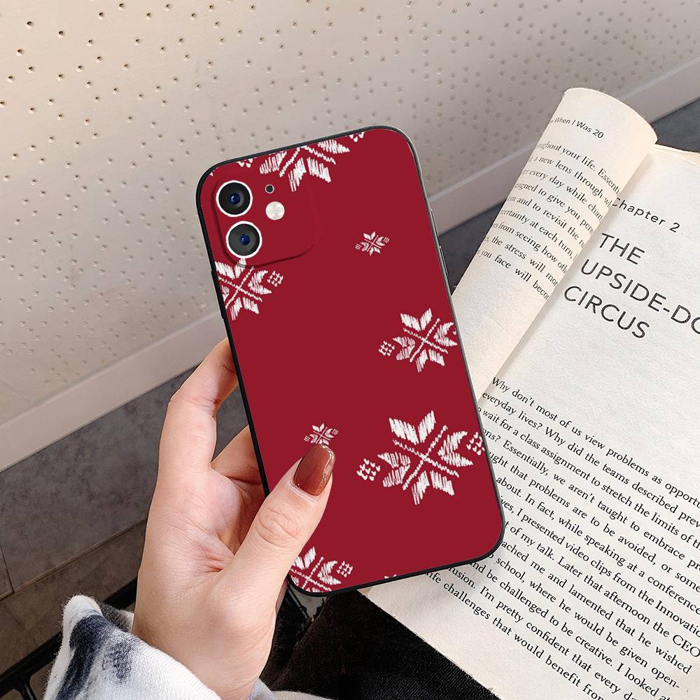 Retro Patterned Red Festive Phone Case For IPhone 17 Air 16 15 14 13 Pro Max 11 12 Black Silicone Cover