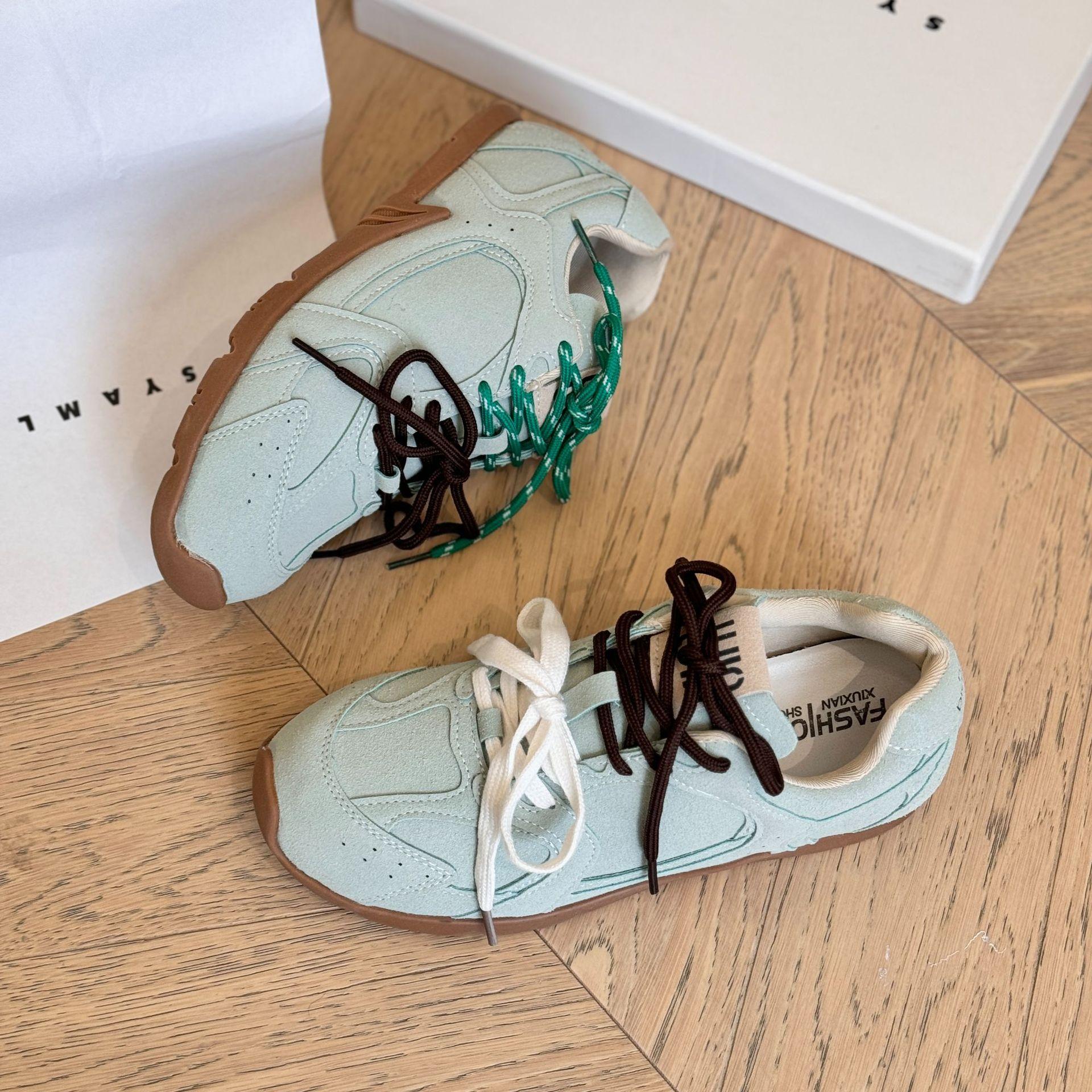 

Dexun shoes women s 2025 spring new versatile retro flats popular low-top ins women s shoes sports board shoes Internet celebrities 35