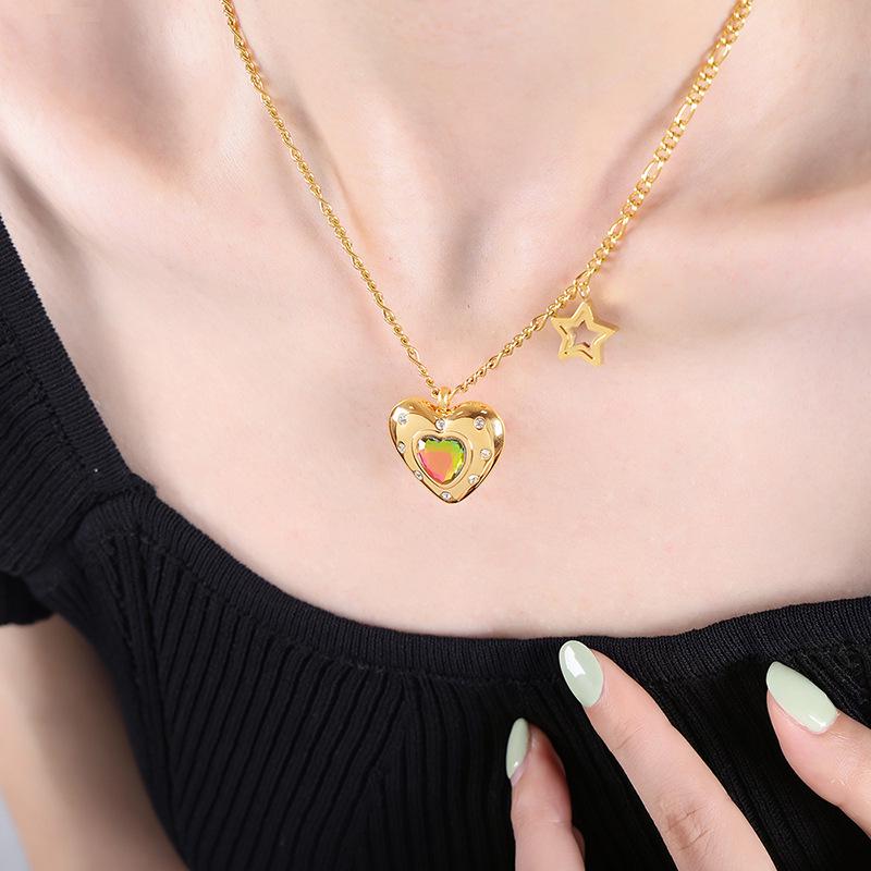 French Baroque Glass Heart Pendant Necklace - Women s Titanium Steel Retro Clavicle Chain Jewelry