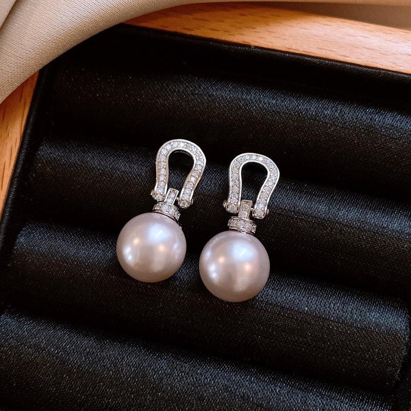 Silver Needle Luxury Pearl Heart Stud Earrings - Versatile, Fashionable Court Style