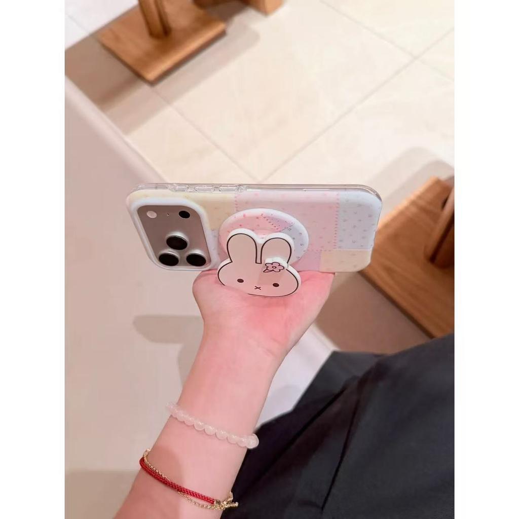 Small fresh spring flower rabbit magnetic attraction is suitable for Apple 17promax mobile phone case 16pro/15 bracket case