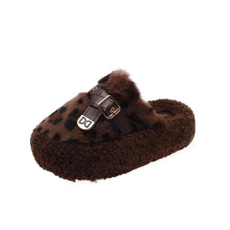 

Модные леопардовые пушистые тапочки с закрытым носком женские 2025 осень и зима новая корейская версия тапочки на толстой подошве с ремешком и пряжкой 40