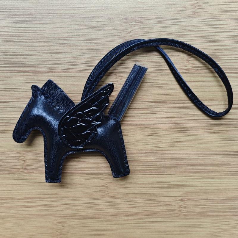 [Jahr des Pferdes] Taschenanhänger, Erfolg, Accessoires, bald Geld, Autoanhänger, Schlüsselanhänger, Lammfell Vollleder