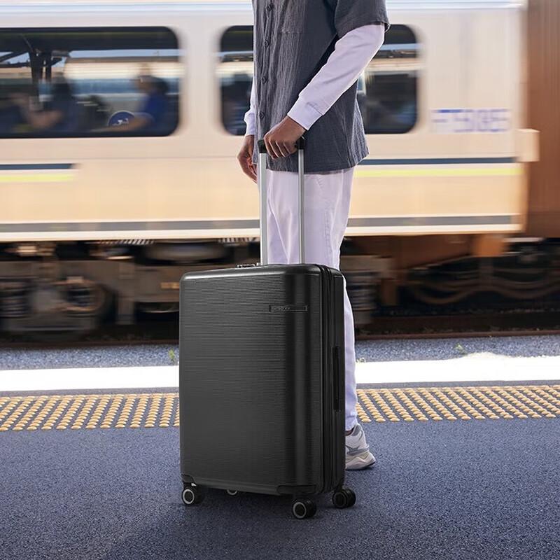 

Samsonite QD3 20-inch Hardside Spinner Carry-On Luggage