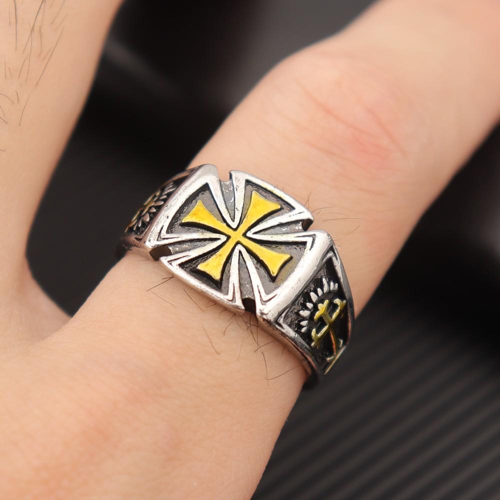 Trendy Retro Knight Shield Cross Ring Charming Men's Ring New Fashion Cross Amulet Jewelry Hip Hop Punk Accessories Party Gift