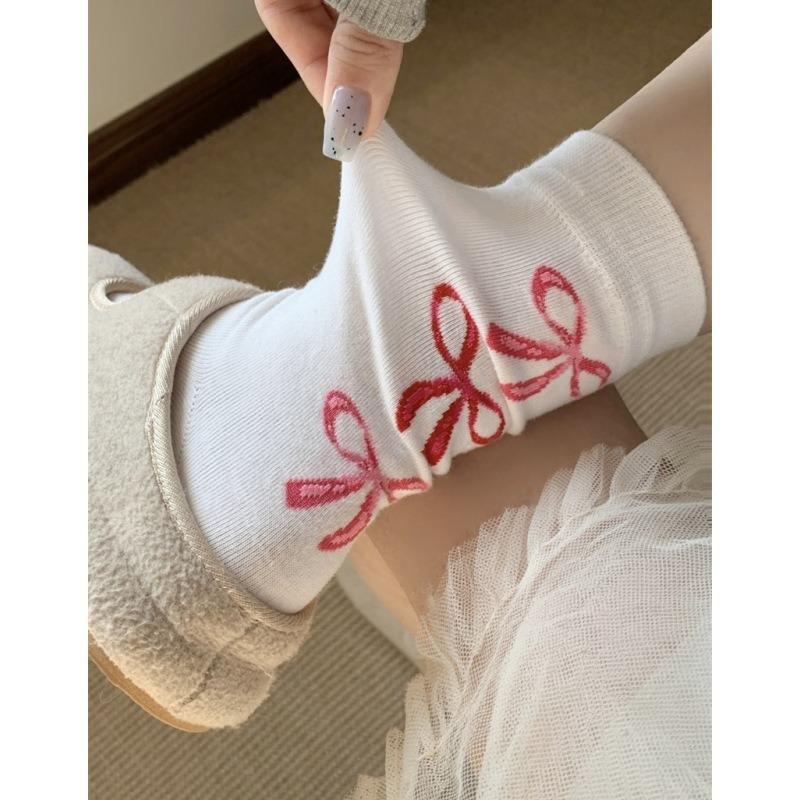 Lady Spring and Autumn All Kinds of Simple Sweet Gentle Bowtie Illustration College Wind Tube Socks