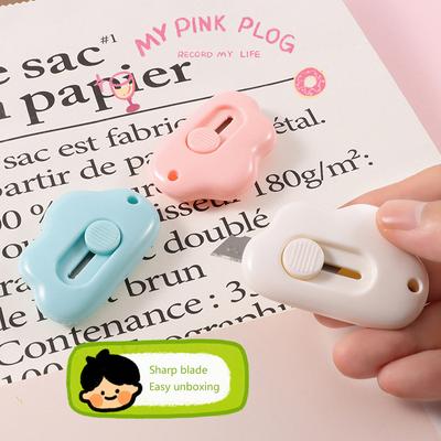 Mini kreativní kreslený mráček odlamovací nůž roztomilý zatahovací nůž přenosný mini otvírák nástroje na řezání papíru studentské psací potřeby