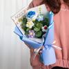 Mazzo di Rose in Lavorazione a Maglia di Lana Fatto a Mano: Regalo Fiore all'Uncinetto Conservato