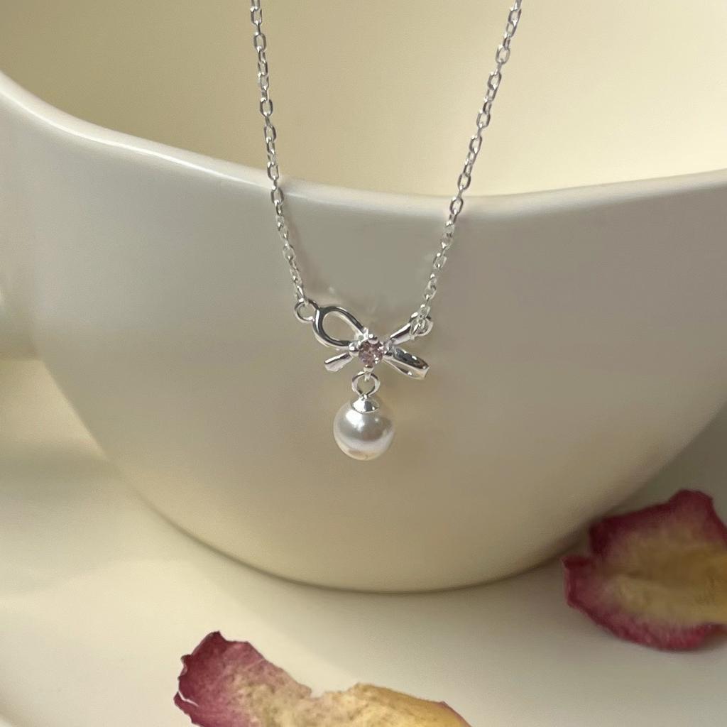 Small and fresh temperament S925 sterling silver bow bead necklace female sweet pink diamond collarbone chain