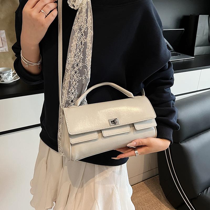 New Fashion Versatile Handbag Commuter Shoulder Crossbody Bag