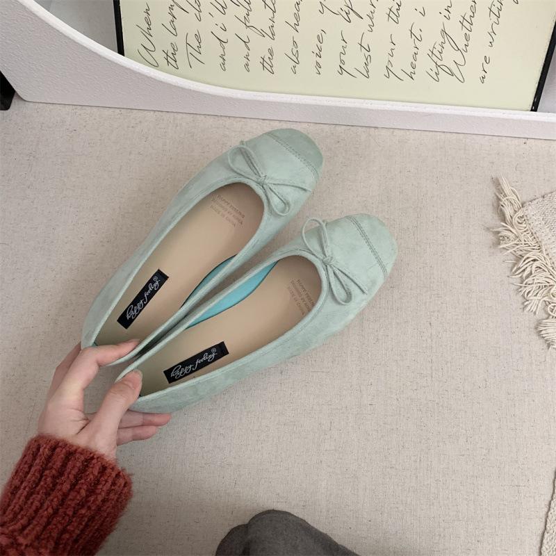 

Evening wind shoes French retro soft-soled single shoes women s shoes 2025 new gentle bow ladyshoes flat grandma shoes 40