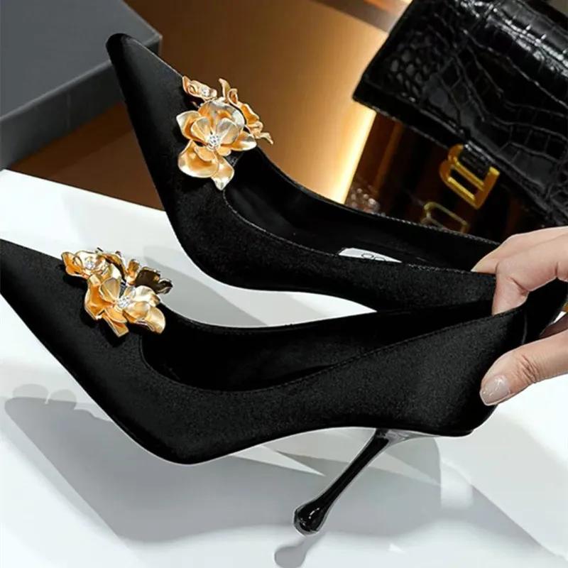 Fashion Luxury Satin Designer Women Pumps 2025 Sexy Pointed Toe Gold Flower Decoration Thin High Heels Fashion Banquet Dress Mules Shoes