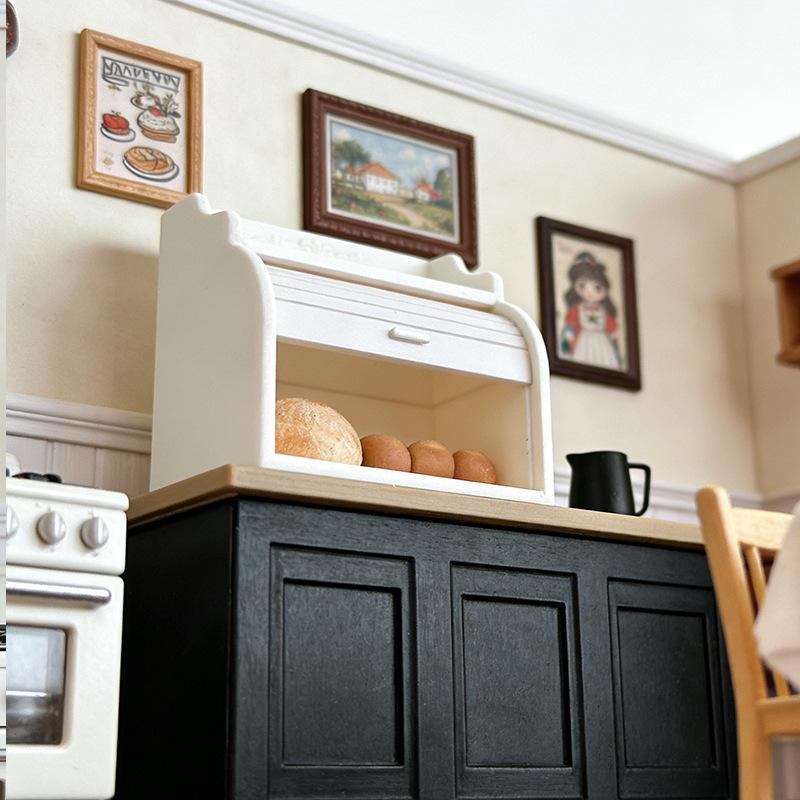 Miniature Bread Storage Cabinet Ornament Dollhouse Bread Display Cabinet Model 1/12 Dollhouse Kitchen Scene Decoration Toys