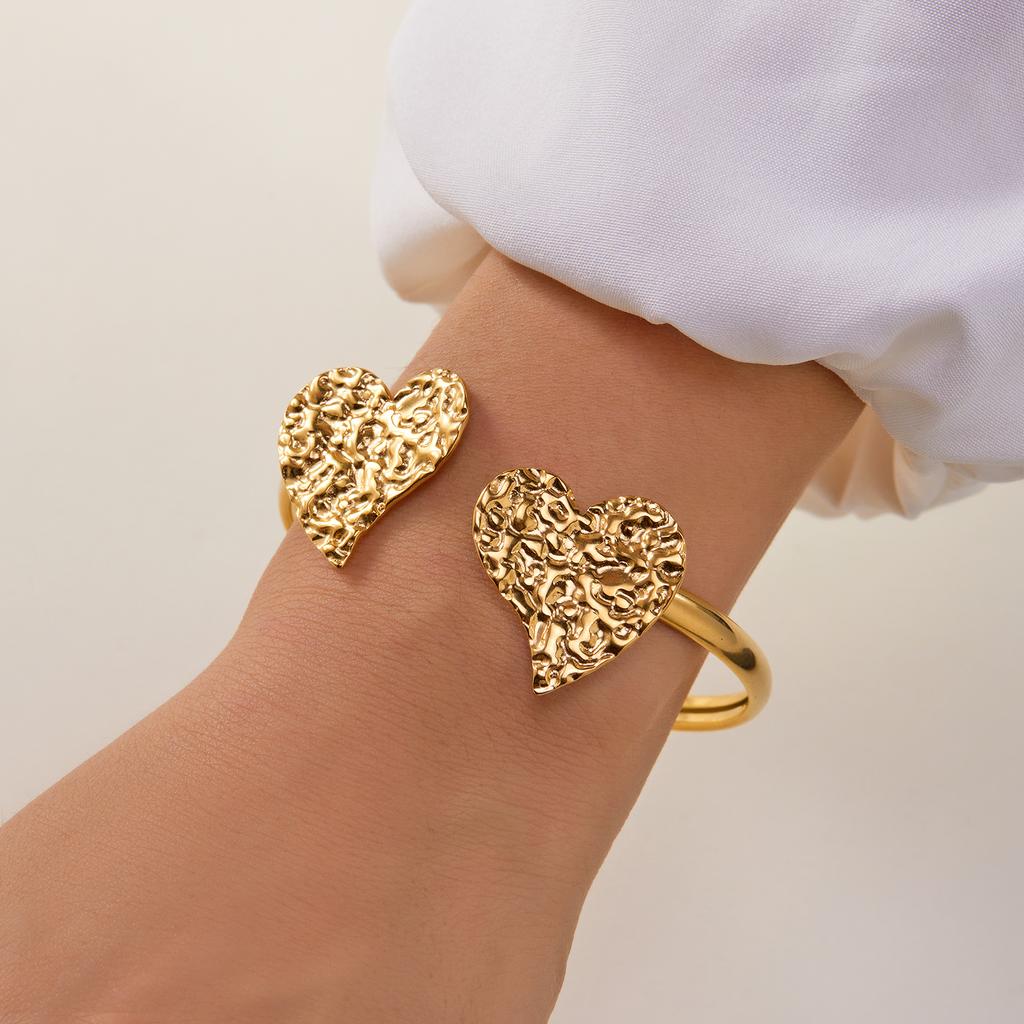 New Classic Sun Moon Pattern Open Bangles Bracelet For Women Gold Color Stainless Steel Heart Cuff Bracelet Hand Ornament Gift