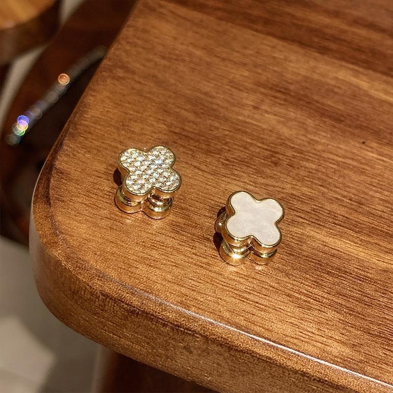 

Модные инкрустированные бриллиантами клеверные магнитные зажимы для ушей, усовершенствованное чувство изысканности без отверстий для ушей, серьги с железным магнитом, зажим для ушей, женские серьги белый