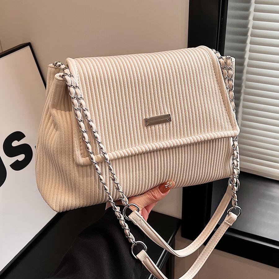 Large Capacity Bag Women's New Fashion Chain Shoulder Bag Versatile Commuter Oblique Span Bag