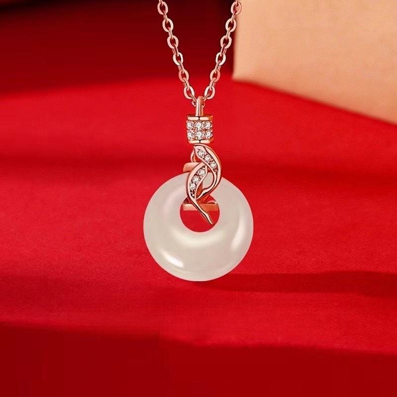 

Ожерелье с пряжкой безопасности Koi, женское, новое, в китайском стиле, ежегодная рыбка, нишевый дизайн, ретро, кулон в стиле национального прилива