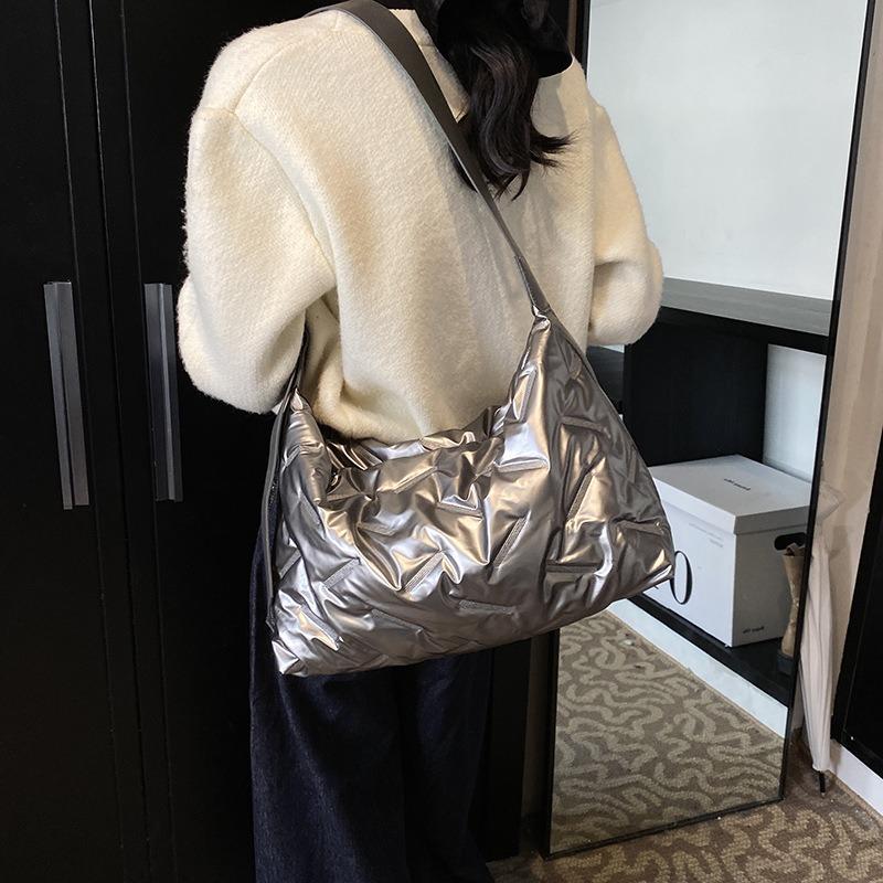 Casual Large-capacity Cotton Clothes Bag Women's New Autumn and Winter Popular Shoulder Messenger Bag Commuter Tote Bag