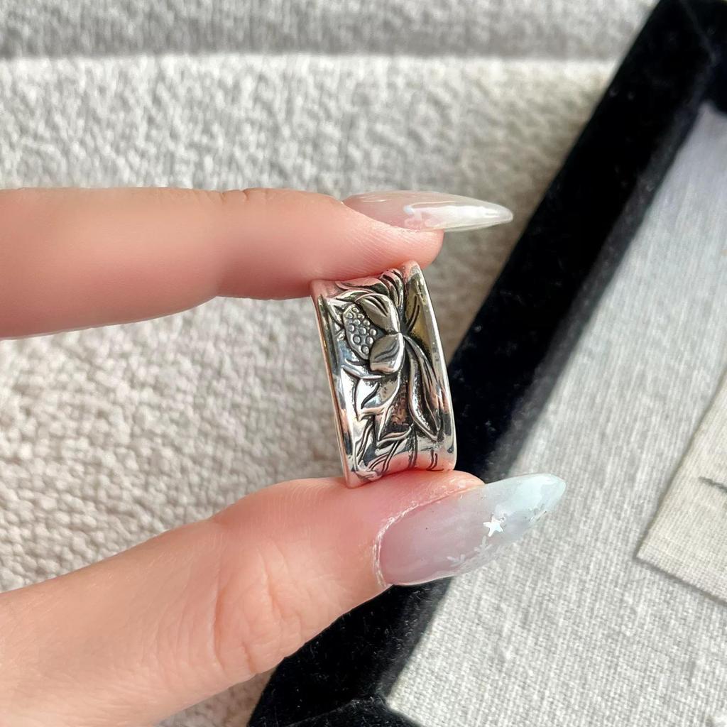 Adjustable Retro Lotus Flower Ring for Women – Artistic, Creative, and Trendy Fashion Statement