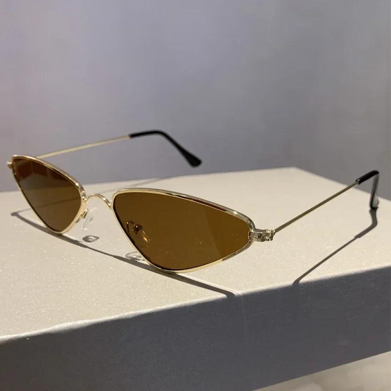 

GM LUMIAS Vintage Triangle Shaped Sunglasses Men Fashion Metal Rim Shades Women Retro Trendy Brand Design Stylish Sun Glasses without case