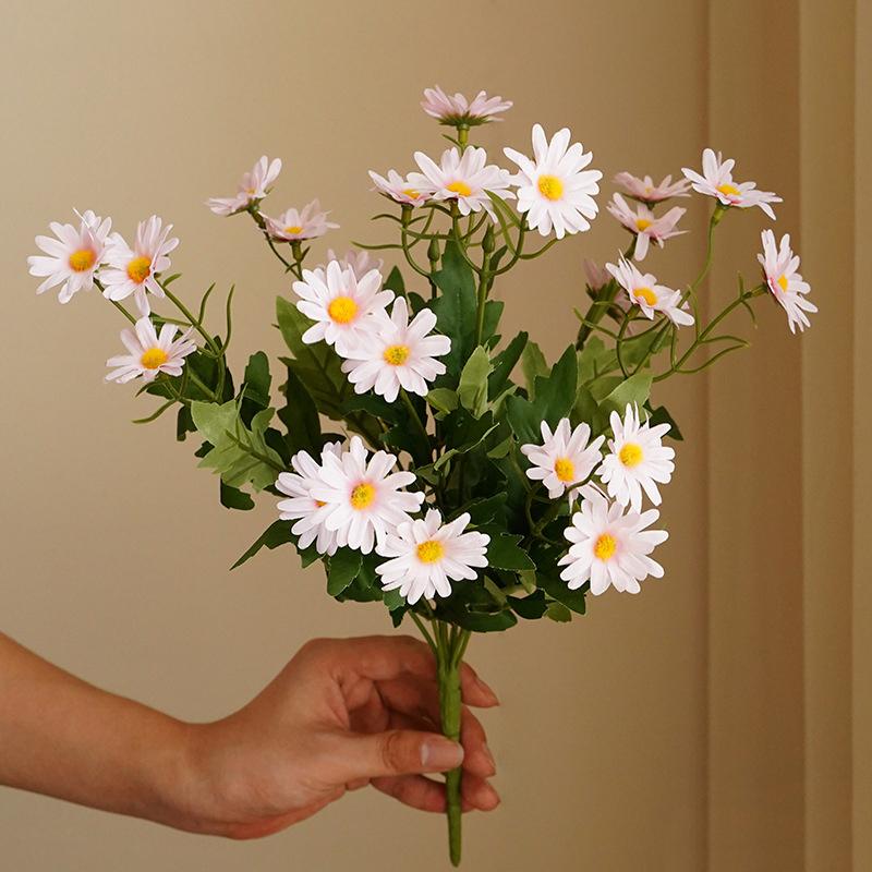 9 Head Korean Style Artificial Small Daisy Rural Home Decoration Outdoor Decoration Small Handle Bouquet Chrysanthemum