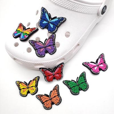 Cartoon-Clog-Dekoration der Schmetterlingsserie: PVC Gummi Schuhschnalle Blume