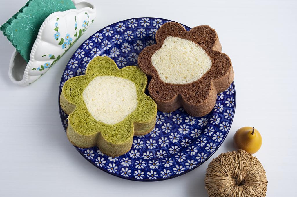 KAI Bread Bread Mold Flower Baking Mold Bready SELECT Made in Japan DL7028