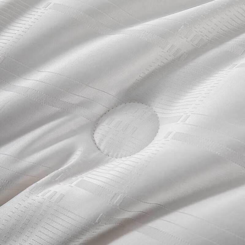 Hengyuanxiang Jacquard Cotton Comfort Quilt
