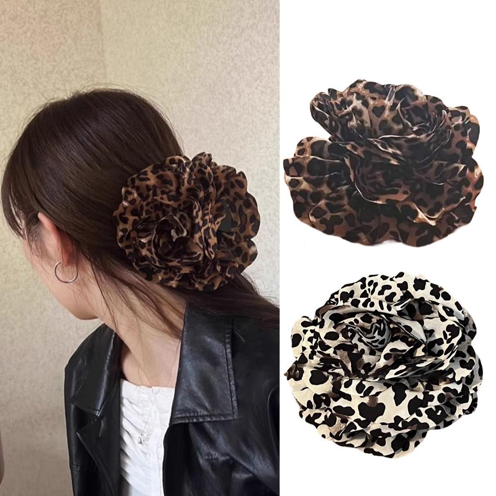 Stilvolle Haarklammer mit Leopardenmuster Beliebte große Blume Kieferklemme Rutschfeste Haarspange Haarstyling-Accessoire für Frauen Mädchen