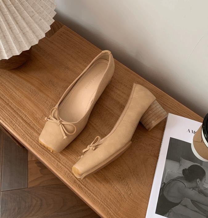 

Leather bow-tie ballet shoes outer wear square head medium thick heel single shoes women s UMAW retro Mary Jane pig nose shoes 39