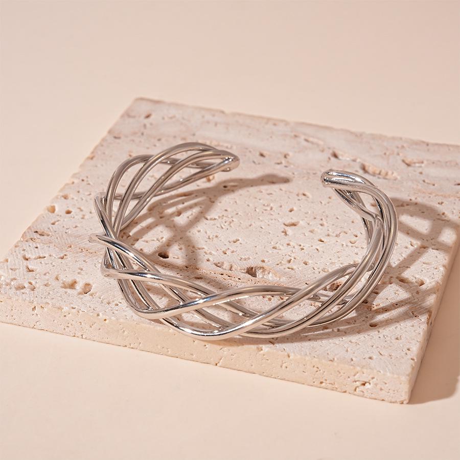 

Элегантный металлический геометрический браслет с открытым концом в виде перекрученной полосы для женщин