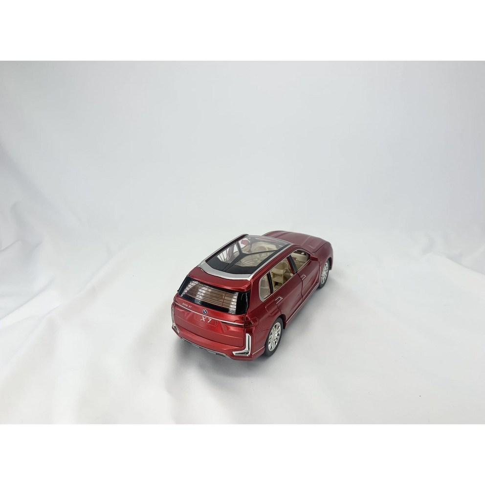 1:24 Scale Die-Cast BMW X7 SUV Collectible Model Car Toy - Red Edition