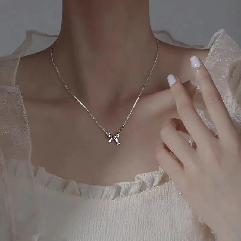 High-End Women’s Light Luxury Bow Necklace with Zircon Pendant - Simple, Trendy Clavicle Chain