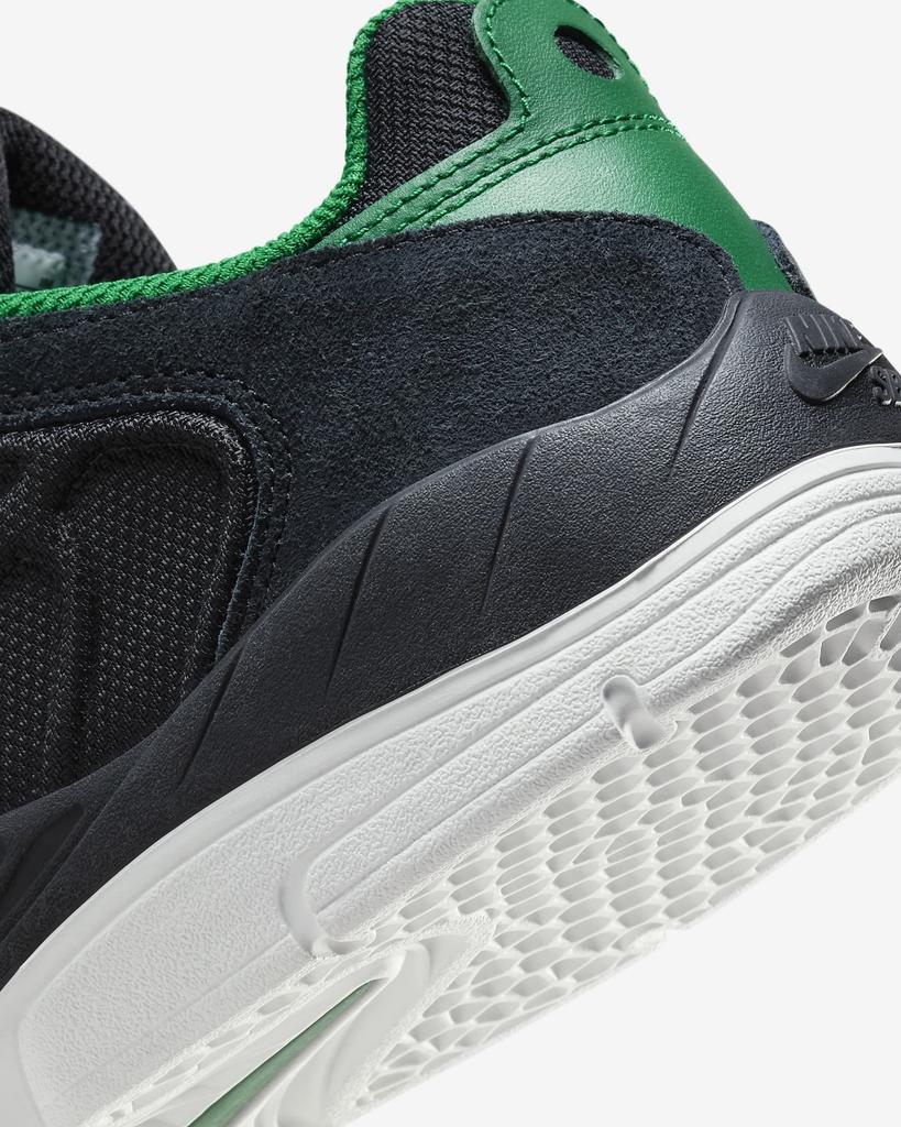 FD4691-003 Nike SB Vertebrae Black Summit White Malachite (Men's)