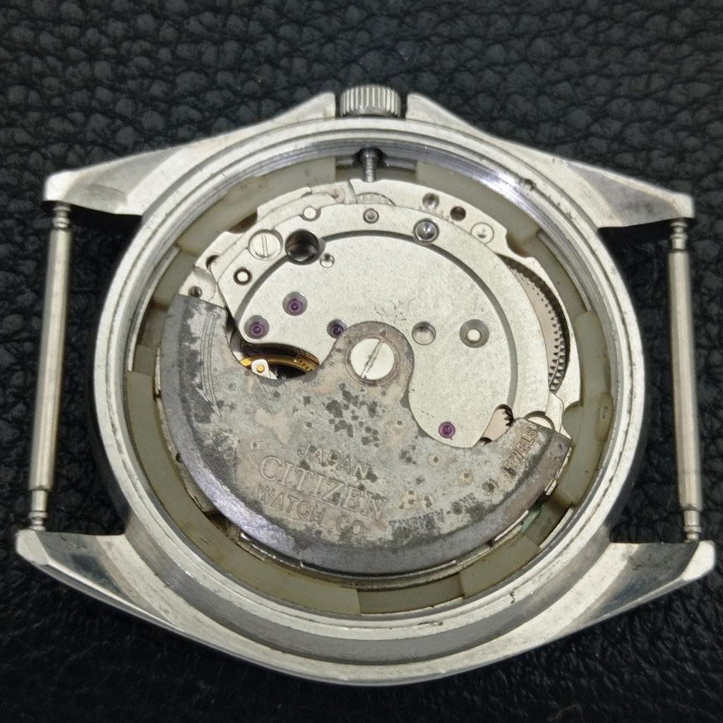 CITIZEN AUTOMATIC 8200 VINTAGE JAPAN MENS WHITE COLOR DIAL WATCH a702744-1 R210-a702744