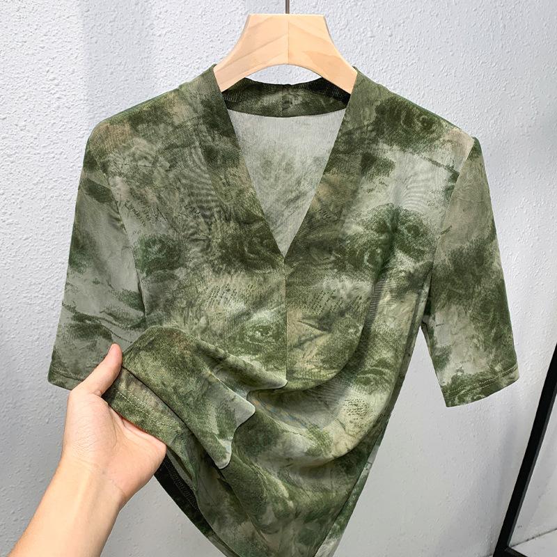 

Топ с V-образным вырезом для женщин, новая тонкая рубашка с принтом, модная легкая роскошная футболка со средними рукавами 3XL зелёный