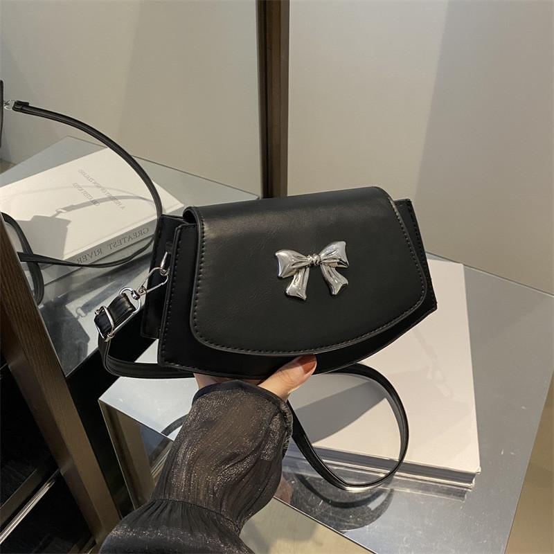 

Stylish Black Saddle Bag For Women With Bow Design Perfect For Casual Autumn Outfits