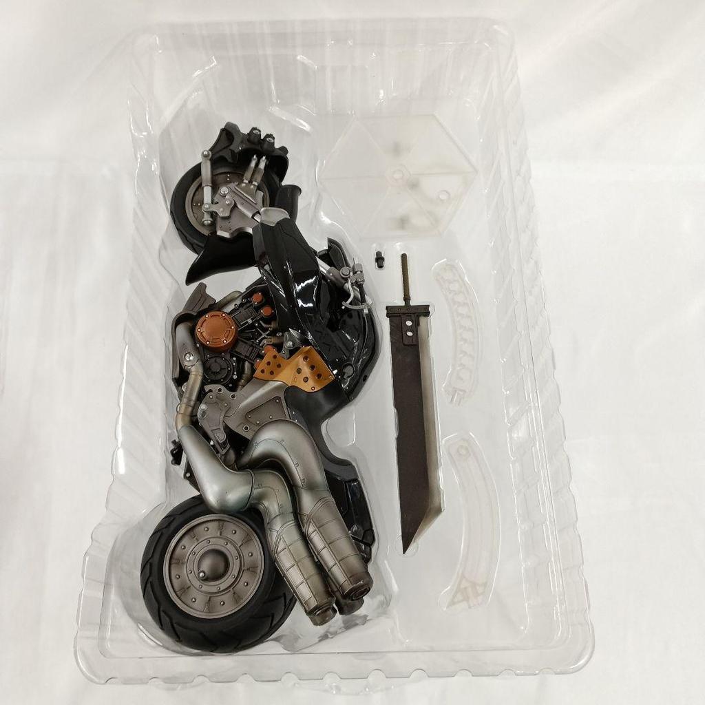 [USED] PLAY ARTS Kai Cloud Strife & Hardy Daytona
