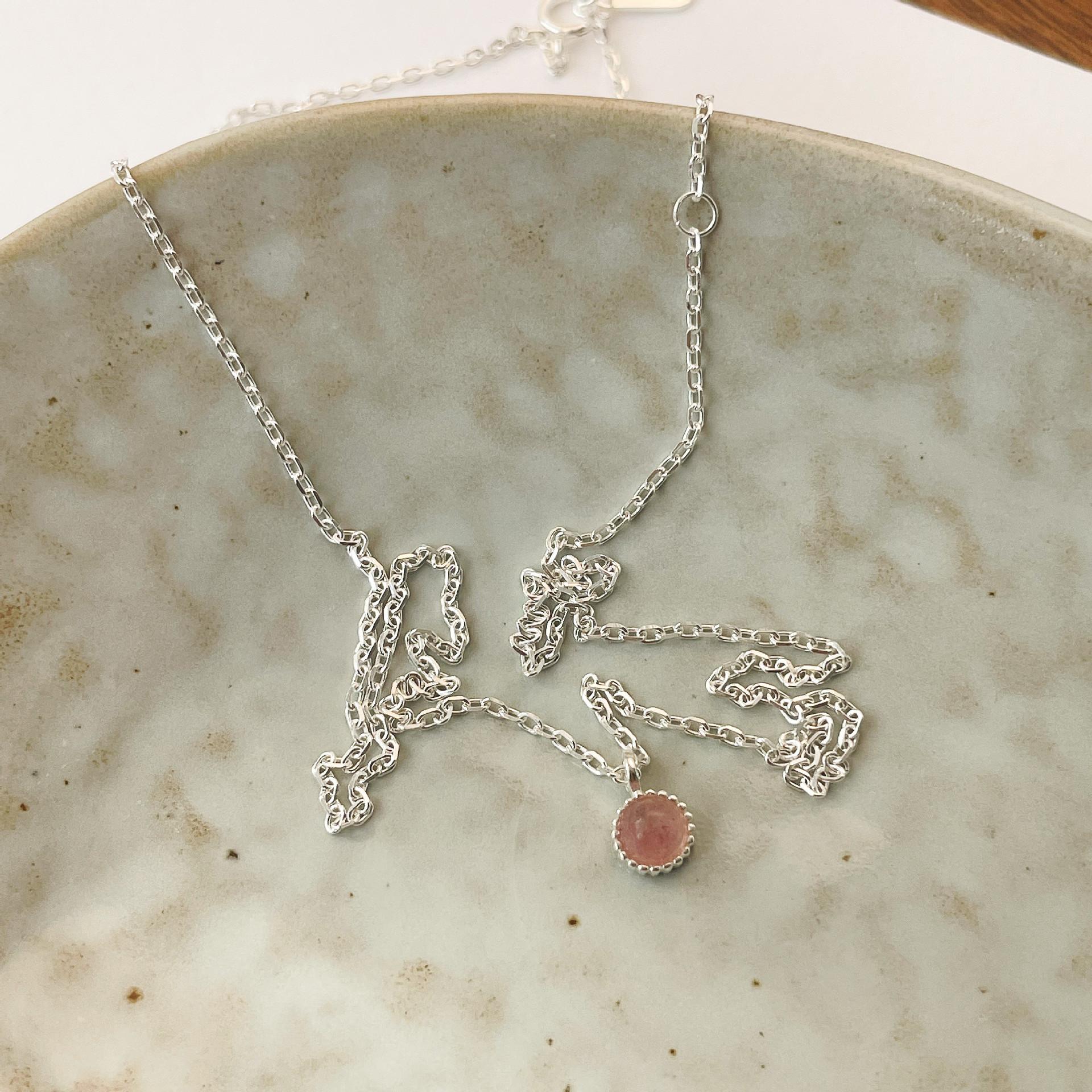 Korean version of minimalist S925 sterling silver natural crystal stone necklace mini minimalist ins small pendant collarbone chain 925 silver