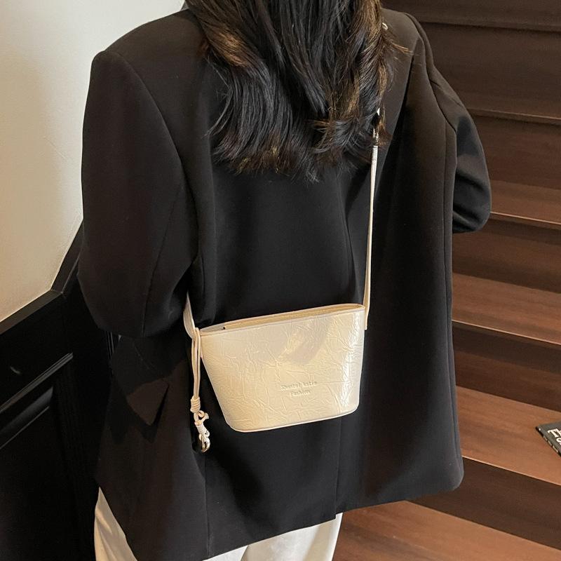 Today's Popular Small Bags for Women's Summer New Simple and Versatile Shoulder Messenger Bags Casual Bucket Bags