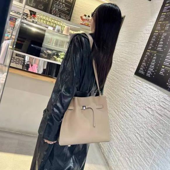 

Light luxury bucket bag women 2025 new fashion large capacity high sense commuter bag niche messenger bag shoulder bag women 28x12x31cm хакі