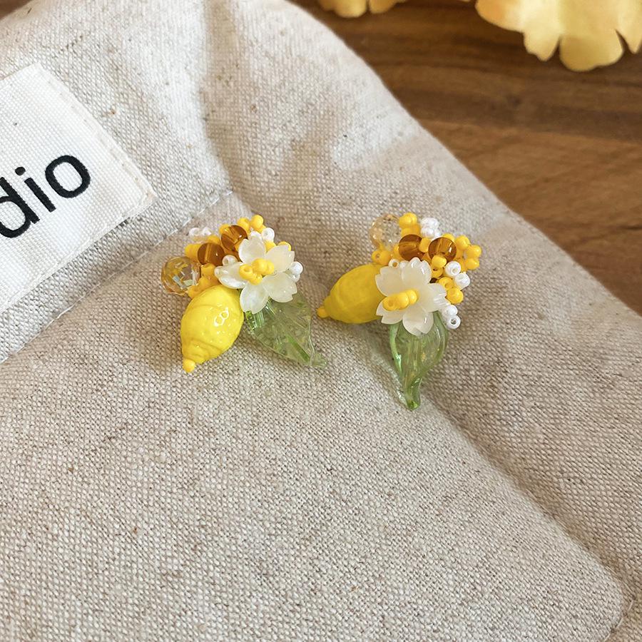 Forest Story: Sweet Style Contrasting Flower Stud Earrings for Women – Fresh, Fashionable, Light Luxury Feel