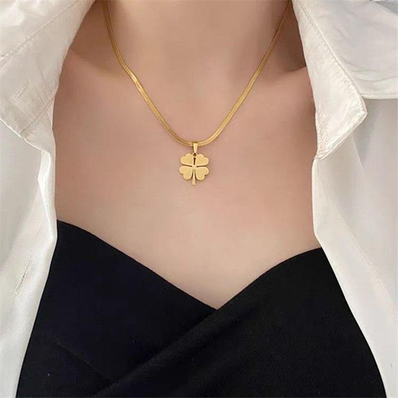 New Fashion Trend Stainless Steel Elegant Delicate Heart Flower Pendant Necklace For Women Jewelry Wedding Party Premium Gifts